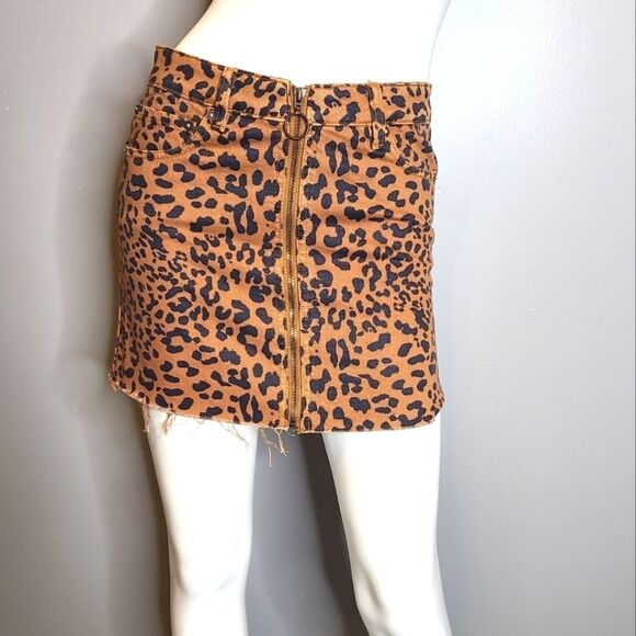 FREE PEOPLE Animal Print Mini Skirt size 25 - Picture 9 of 12